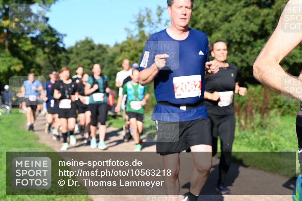 27.09.2026 - 35. Volkslauf durch das schöne Alstertal Dr. Thomas Lammeyer http://msf.ph/oto/10563218 27.09.2026 10:26:15 Laufen 2062 meine-sportfotos.de