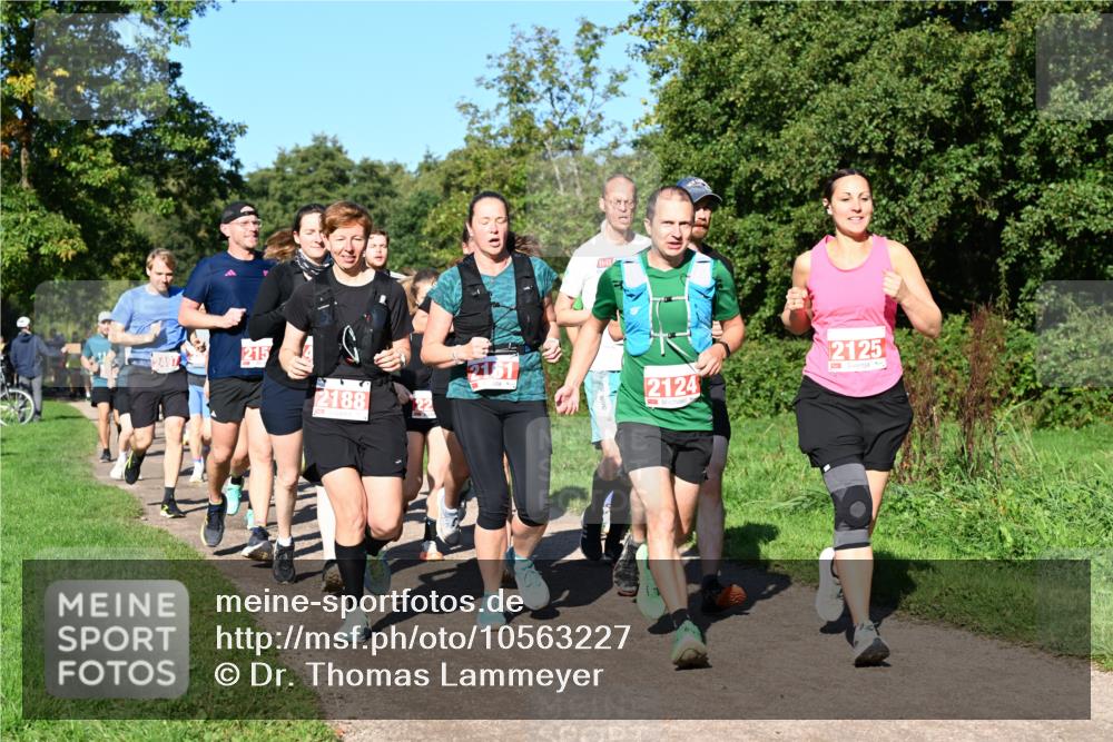 27.09.2026 - 35. Volkslauf durch das schöne Alstertal Dr. Thomas Lammeyer http://msf.ph/oto/10563227 27.09.2026 10:26:16 Laufen 215, 2188, 2161, 2124, 2125 meine-sportfotos.de