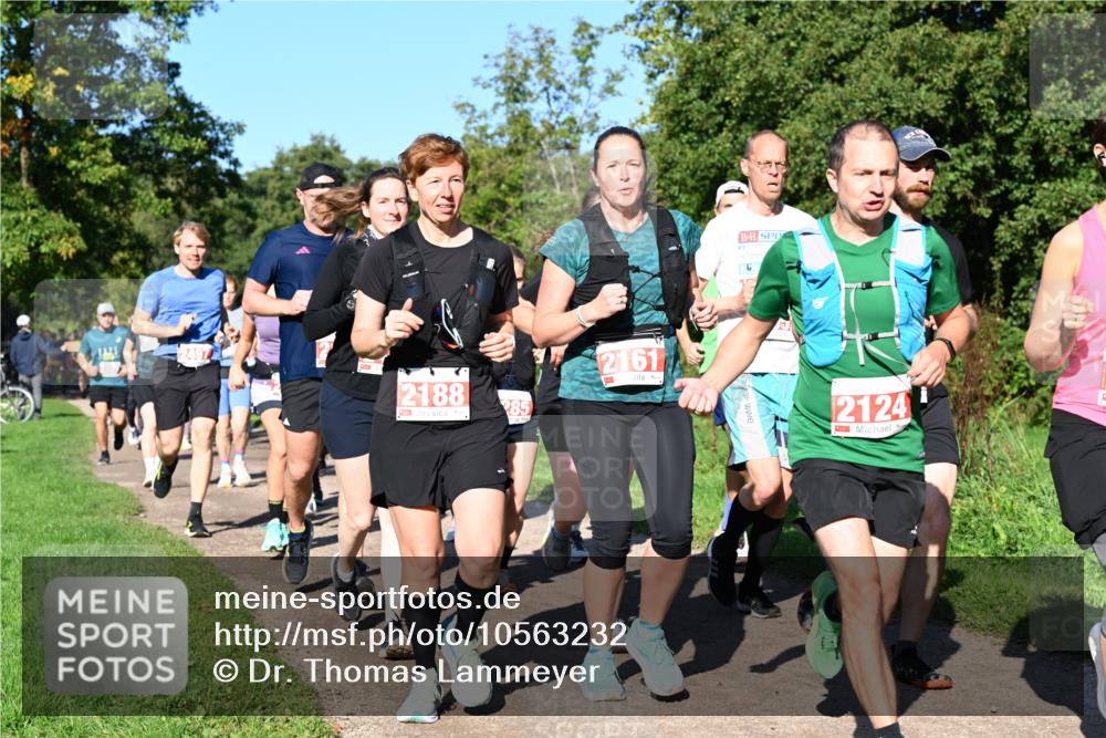 27.09.2026 - 35. Volkslauf durch das schöne Alstertal Dr. Thomas Lammeyer http://msf.ph/oto/10563232 27.09.2026 10:26:17 Laufen 2497, 2188, 285, 21617, 2124 meine-sportfotos.de