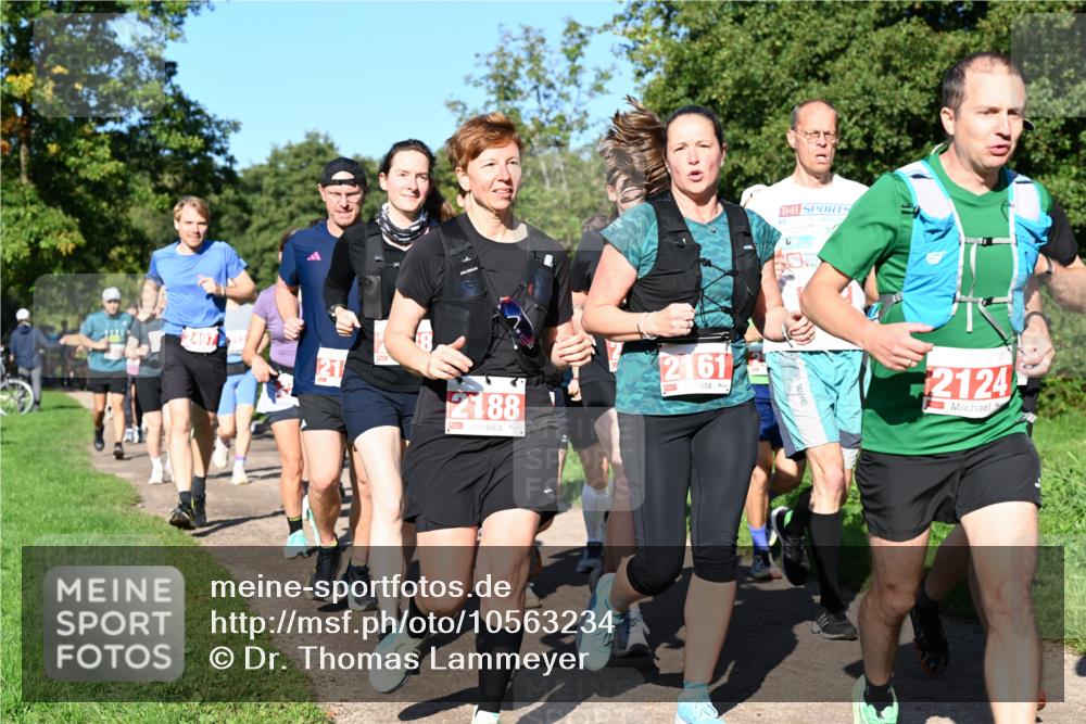 27.09.2026 - 35. Volkslauf durch das schöne Alstertal Dr. Thomas Lammeyer http://msf.ph/oto/10563234 27.09.2026 10:26:17 Laufen 24977, 21, 2188, 2161, 2124 meine-sportfotos.de