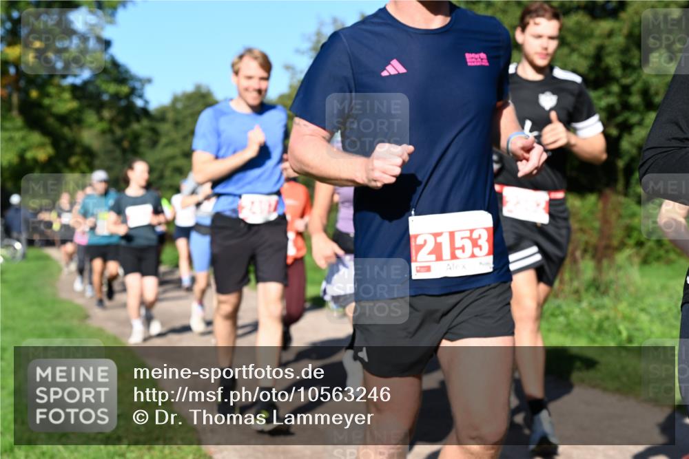 27.09.2026 - 35. Volkslauf durch das schöne Alstertal Dr. Thomas Lammeyer http://msf.ph/oto/10563246 27.09.2026 10:26:19 Laufen 2153 meine-sportfotos.de