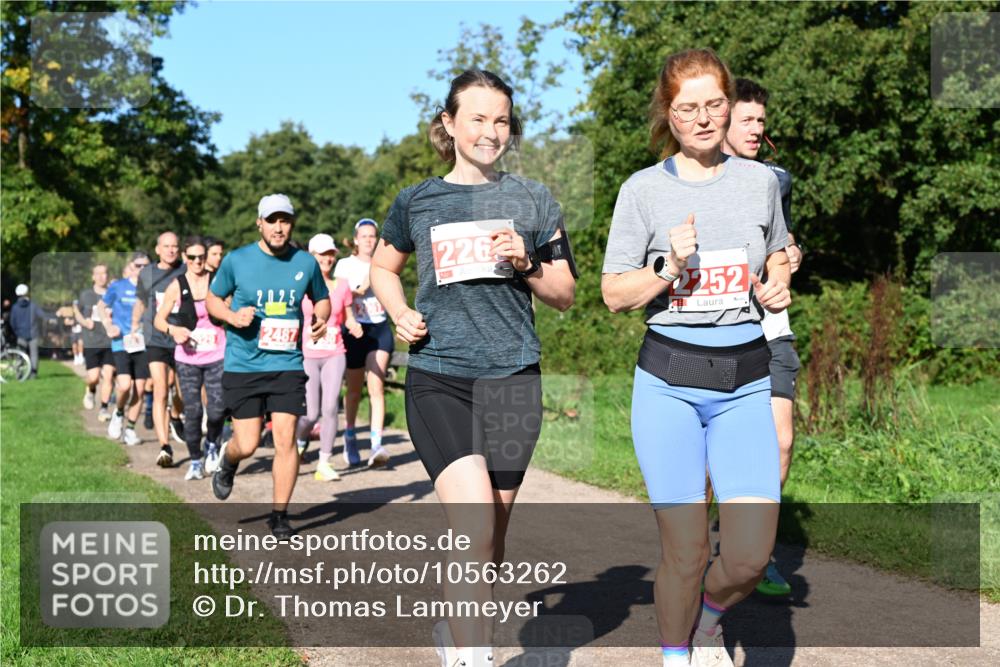 27.09.2026 - 35. Volkslauf durch das schöne Alstertal Dr. Thomas Lammeyer http://msf.ph/oto/10563262 27.09.2026 10:26:22 Laufen 2025, 2487, 2262, 2252 meine-sportfotos.de