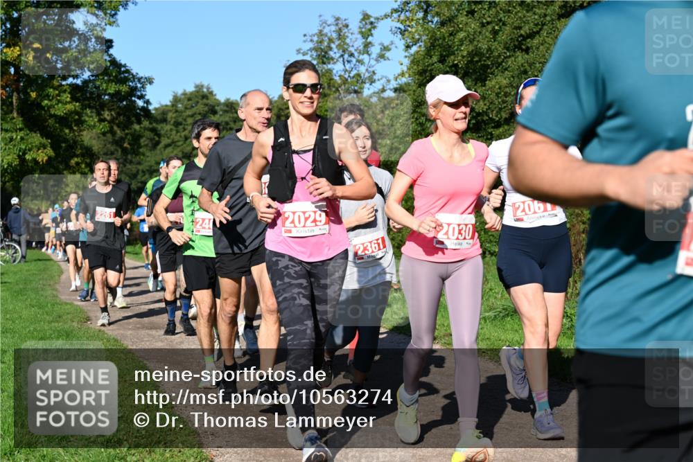 27.09.2026 - 35. Volkslauf durch das schöne Alstertal Dr. Thomas Lammeyer http://msf.ph/oto/10563274 27.09.2026 10:26:25 Laufen 2261, 240, 2029, 206, 2030, 2361 meine-sportfotos.de