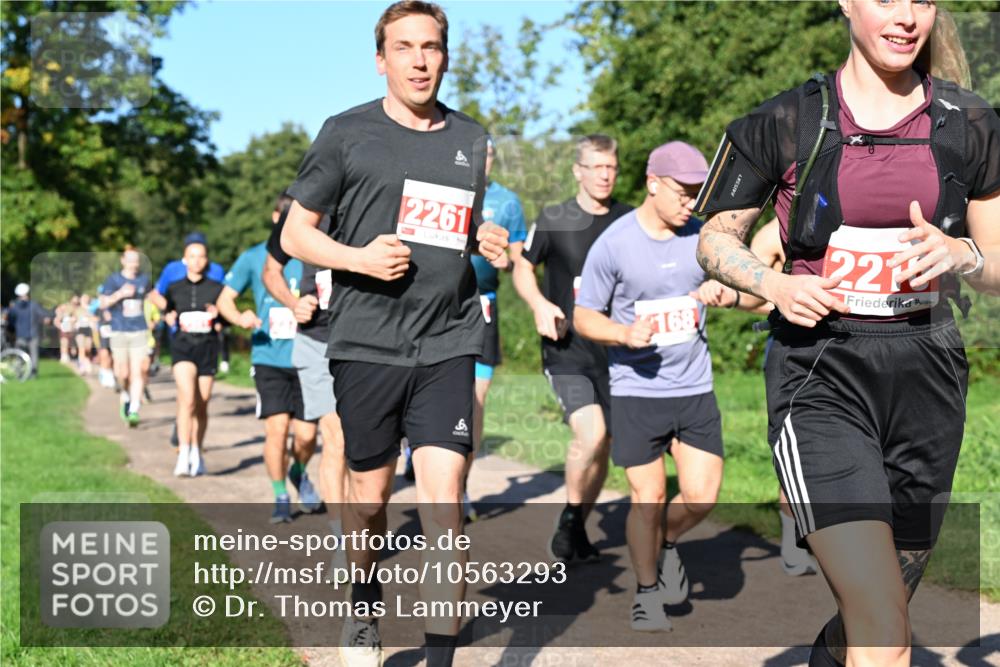 27.09.2026 - 35. Volkslauf durch das schöne Alstertal Dr. Thomas Lammeyer http://msf.ph/oto/10563293 27.09.2026 10:26:28 Laufen 2261, 6, 168, 2212 meine-sportfotos.de