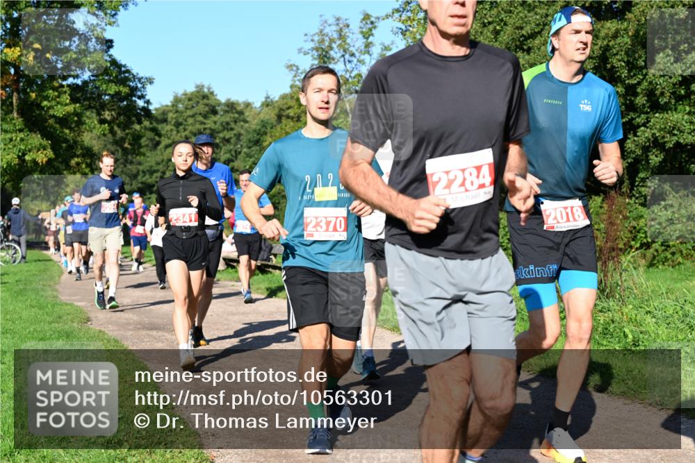 27.09.2026 - 35. Volkslauf durch das schöne Alstertal Dr. Thomas Lammeyer http://msf.ph/oto/10563301 27.09.2026 10:26:30 Laufen 212, 2370, 2284, 2018 meine-sportfotos.de