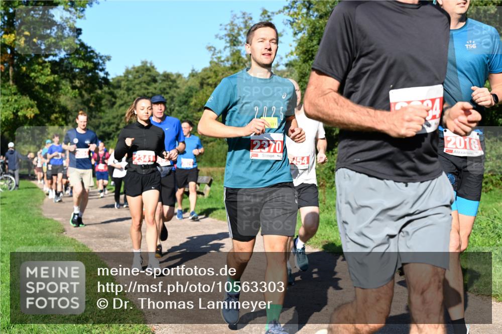 27.09.2026 - 35. Volkslauf durch das schöne Alstertal Dr. Thomas Lammeyer http://msf.ph/oto/10563303 27.09.2026 10:26:30 Laufen 2125, 2370, 54, 2018 meine-sportfotos.de