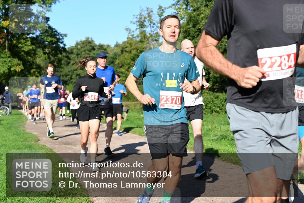 27.09.2026 - 35. Volkslauf durch das schöne Alstertal Dr. Thomas Lammeyer http://msf.ph/oto/10563304 27.09.2026 10:26:30 Laufen 2025, 39, 2284, 2370, 018 meine-sportfotos.de