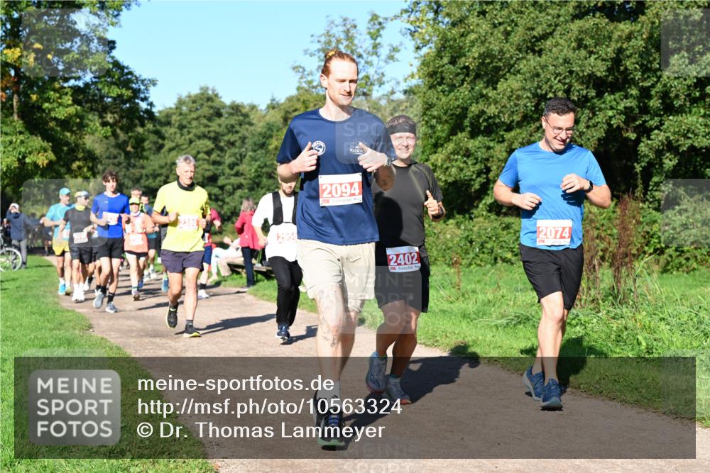 27.09.2026 - 35. Volkslauf durch das schöne Alstertal Dr. Thomas Lammeyer http://msf.ph/oto/10563324 27.09.2026 10:26:33 Laufen 2956, 2094, 2402, 2074 meine-sportfotos.de
