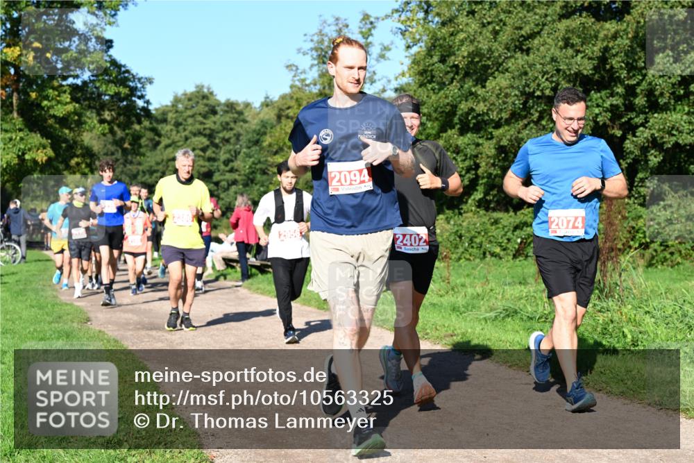 27.09.2026 - 35. Volkslauf durch das schöne Alstertal Dr. Thomas Lammeyer http://msf.ph/oto/10563325 27.09.2026 10:26:33 Laufen 2956, 2094, 2402, 2074 meine-sportfotos.de