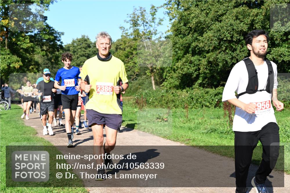 27.09.2026 - 35. Volkslauf durch das schöne Alstertal Dr. Thomas Lammeyer http://msf.ph/oto/10563339 27.09.2026 10:26:35 Laufen 2170, 2338, 2386, 956 meine-sportfotos.de