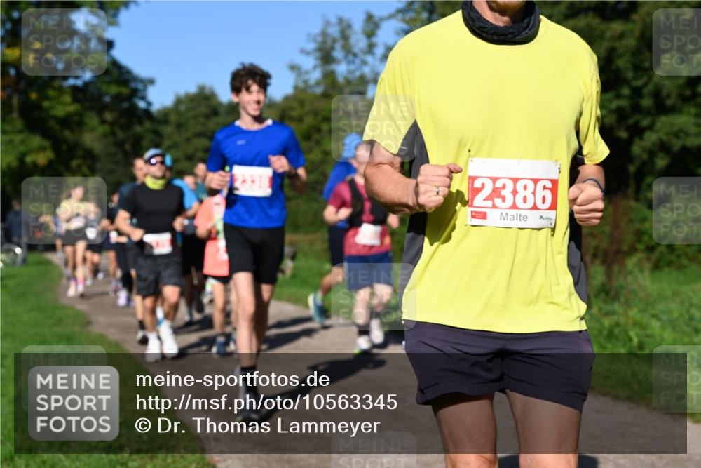 27.09.2026 - 35. Volkslauf durch das schöne Alstertal Dr. Thomas Lammeyer http://msf.ph/oto/10563345 27.09.2026 10:26:37 Laufen 2386 meine-sportfotos.de