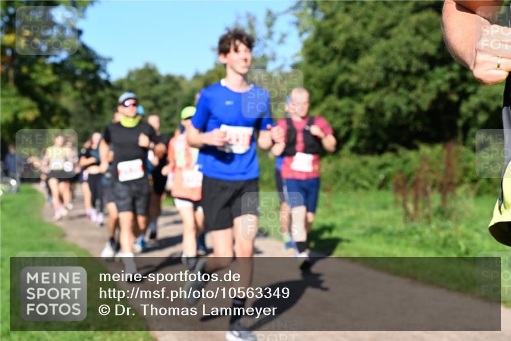 27.09.2026 - 35. Volkslauf durch das schöne Alstertal Dr. Thomas Lammeyer http://msf.ph/oto/10563349 27.09.2026 10:26:37 Laufen  meine-sportfotos.de