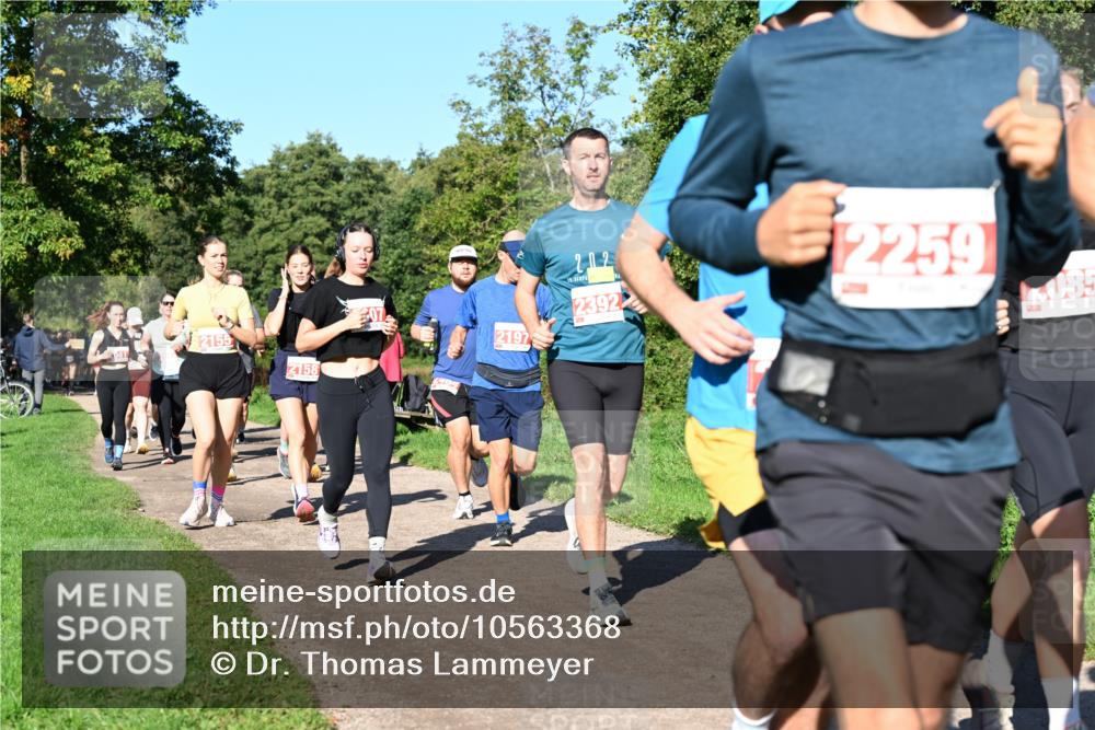 27.09.2026 - 35. Volkslauf durch das schöne Alstertal Dr. Thomas Lammeyer http://msf.ph/oto/10563368 27.09.2026 10:26:40 Laufen 2155, 2158, 2197, 2392, 2259, 085 meine-sportfotos.de