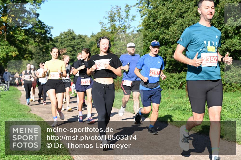27.09.2026 - 35. Volkslauf durch das schöne Alstertal Dr. Thomas Lammeyer http://msf.ph/oto/10563374 27.09.2026 10:26:41 Laufen 2155, 2158, 230, 2197, 2025, 2392 meine-sportfotos.de