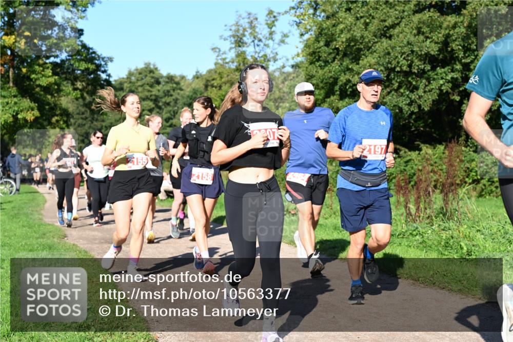 27.09.2026 - 35. Volkslauf durch das schöne Alstertal Dr. Thomas Lammeyer http://msf.ph/oto/10563377 27.09.2026 10:26:42 Laufen 2155, 2158, 02073, 2197 meine-sportfotos.de