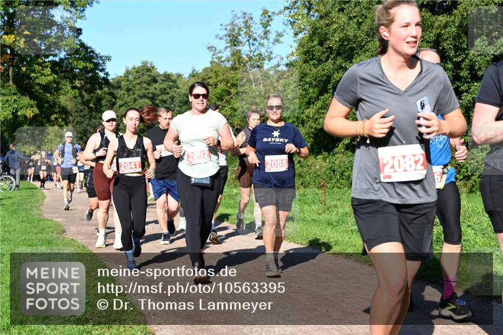 27.09.2026 - 35. Volkslauf durch das schöne Alstertal Dr. Thomas Lammeyer http://msf.ph/oto/10563395 27.09.2026 10:26:45 Laufen 2041, 2092, 2088, 2082 meine-sportfotos.de