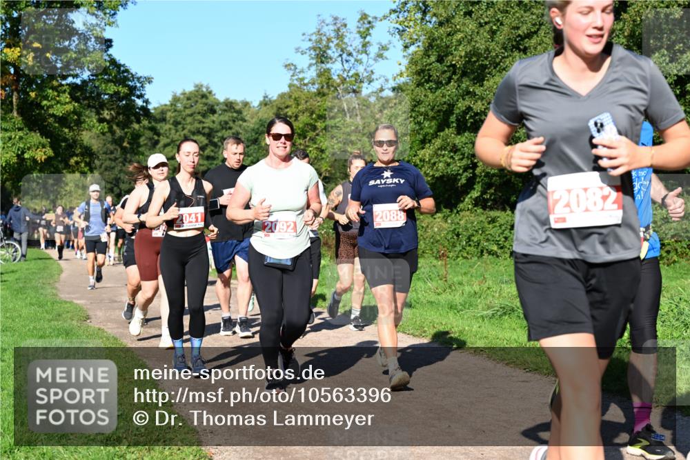 27.09.2026 - 35. Volkslauf durch das schöne Alstertal Dr. Thomas Lammeyer http://msf.ph/oto/10563396 27.09.2026 10:26:45 Laufen 2041, 2092, 2088, 2082 meine-sportfotos.de