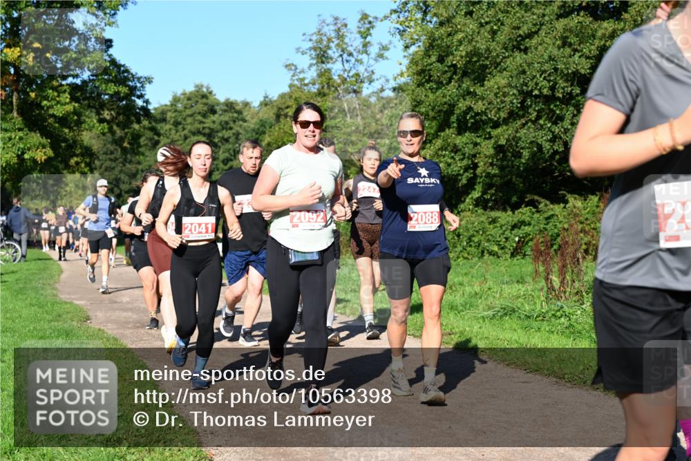 27.09.2026 - 35. Volkslauf durch das schöne Alstertal Dr. Thomas Lammeyer http://msf.ph/oto/10563398 27.09.2026 10:26:45 Laufen 2041, 2092, 2247, 2088, 20 meine-sportfotos.de