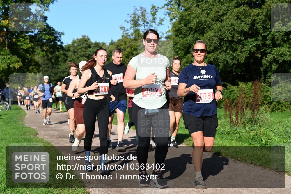 27.09.2026 - 35. Volkslauf durch das schöne Alstertal Dr. Thomas Lammeyer http://msf.ph/oto/10563402 27.09.2026 10:26:46 Laufen 2041, 237, 2092, 2088 meine-sportfotos.de