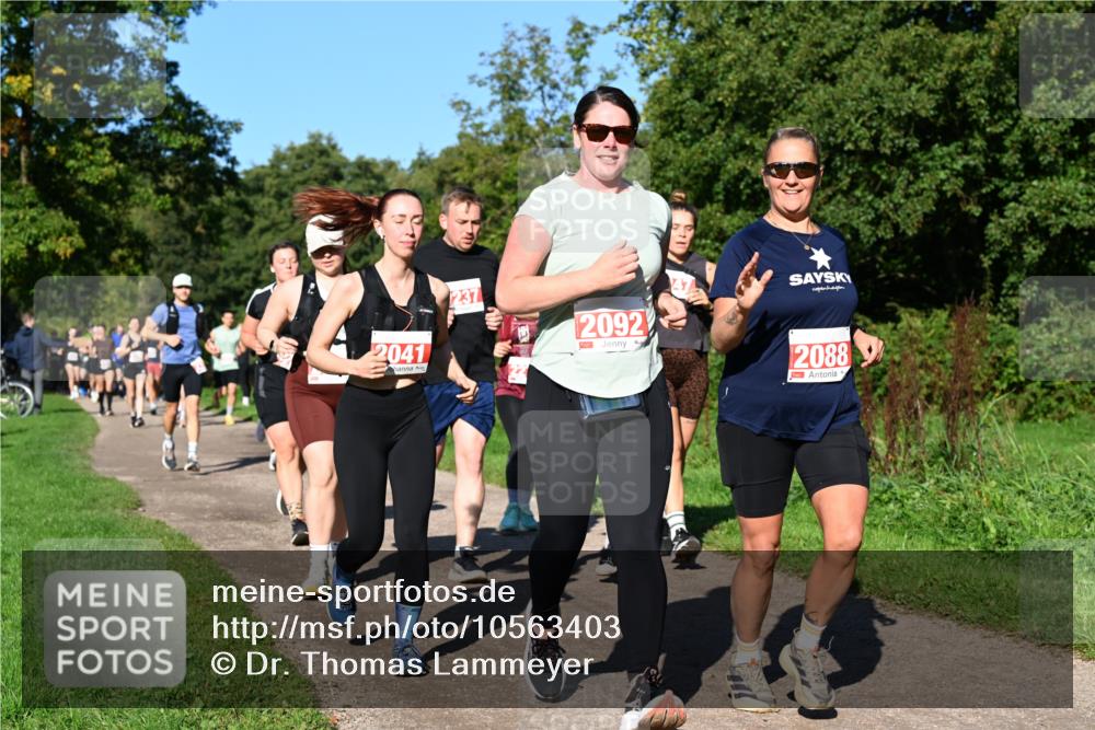 27.09.2026 - 35. Volkslauf durch das schöne Alstertal Dr. Thomas Lammeyer http://msf.ph/oto/10563403 27.09.2026 10:26:46 Laufen 2041, 237, 2092, 2088 meine-sportfotos.de