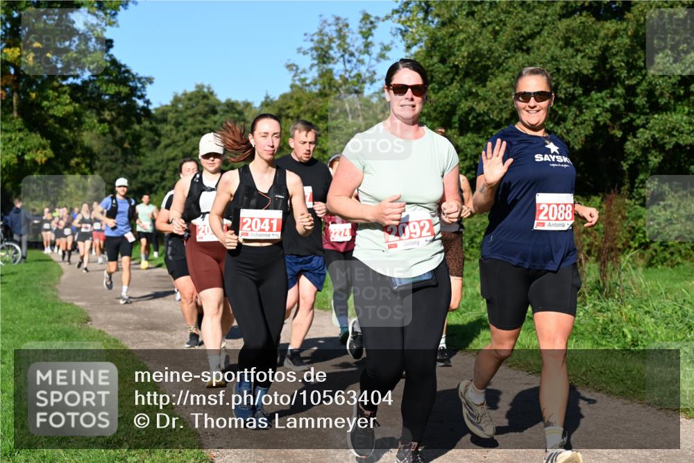 27.09.2026 - 35. Volkslauf durch das schöne Alstertal Dr. Thomas Lammeyer http://msf.ph/oto/10563404 27.09.2026 10:26:46 Laufen 2041, 2274, 2092, 2088 meine-sportfotos.de
