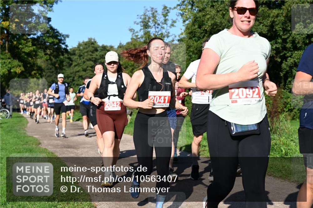 27.09.2026 - 35. Volkslauf durch das schöne Alstertal Dr. Thomas Lammeyer http://msf.ph/oto/10563407 27.09.2026 10:26:47 Laufen 2042, 2041, 2092 meine-sportfotos.de