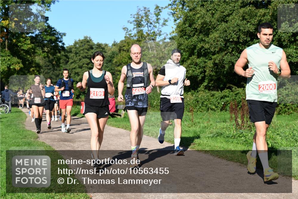 27.09.2026 - 35. Volkslauf durch das schöne Alstertal Dr. Thomas Lammeyer http://msf.ph/oto/10563455 27.09.2026 10:26:55 Laufen 2199, 2202, 2398, 2000 meine-sportfotos.de