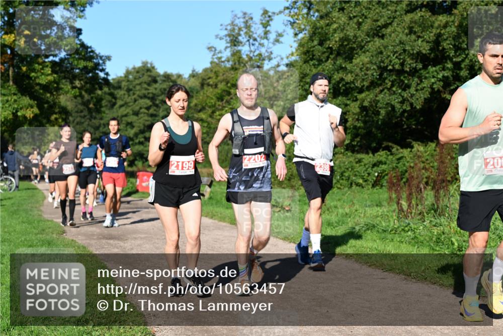 27.09.2026 - 35. Volkslauf durch das schöne Alstertal Dr. Thomas Lammeyer http://msf.ph/oto/10563457 27.09.2026 10:26:55 Laufen 2199, 2202, 200 meine-sportfotos.de