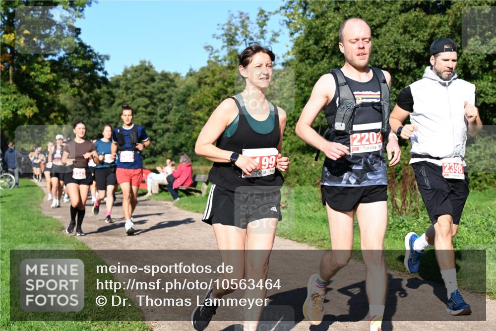 27.09.2026 - 35. Volkslauf durch das schöne Alstertal Dr. Thomas Lammeyer http://msf.ph/oto/10563464 27.09.2026 10:26:56 Laufen 99, 2202, 2398 meine-sportfotos.de