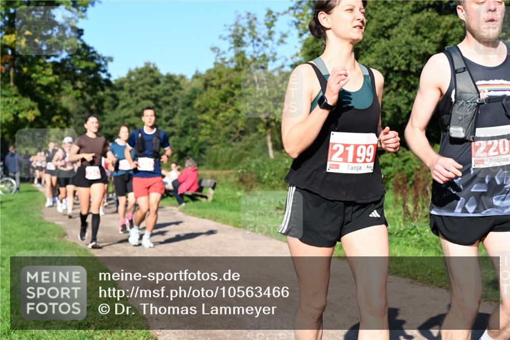 27.09.2026 - 35. Volkslauf durch das schöne Alstertal Dr. Thomas Lammeyer http://msf.ph/oto/10563466 27.09.2026 10:26:56 Laufen 2199, 220 meine-sportfotos.de