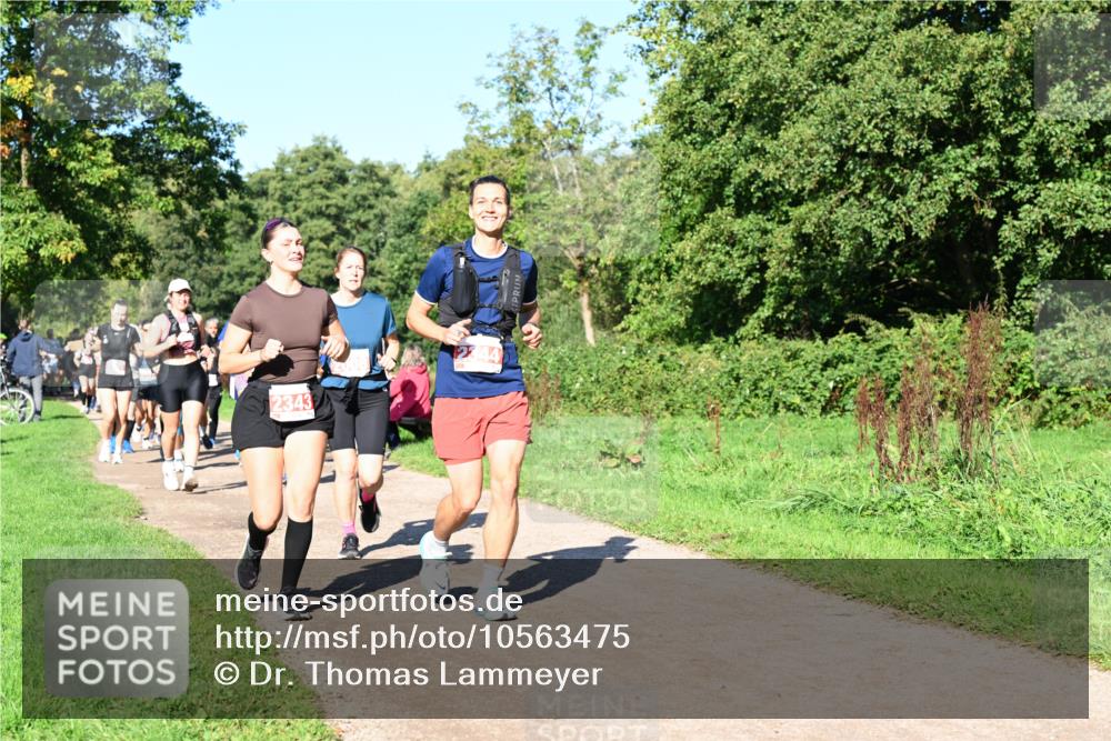 27.09.2026 - 35. Volkslauf durch das schöne Alstertal Dr. Thomas Lammeyer http://msf.ph/oto/10563475 27.09.2026 10:26:58 Laufen 2343, 2344 meine-sportfotos.de