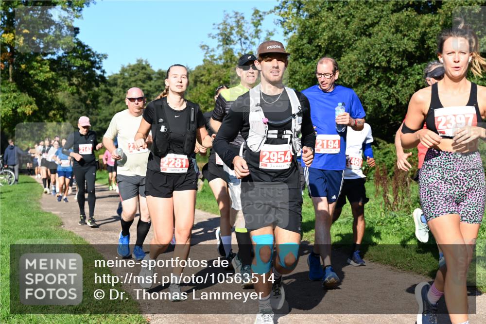 27.09.2026 - 35. Volkslauf durch das schöne Alstertal Dr. Thomas Lammeyer http://msf.ph/oto/10563514 27.09.2026 10:27:05 Laufen 2143, 2281, 2954, 2194, 2460, 2397 meine-sportfotos.de