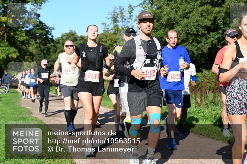 27.09.2026 - 35. Volkslauf durch das schöne Alstertal Dr. Thomas Lammeyer http://msf.ph/oto/10563515 27.09.2026 10:27:05 Laufen 2149, 2954, 2194, 2281 meine-sportfotos.de