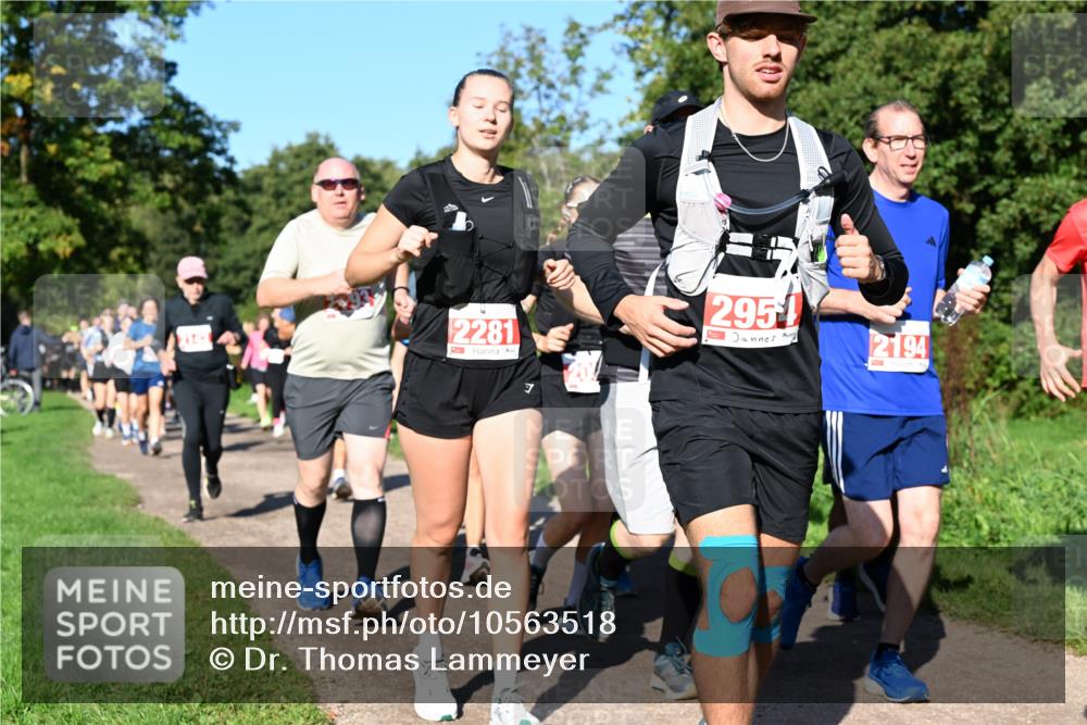27.09.2026 - 35. Volkslauf durch das schöne Alstertal Dr. Thomas Lammeyer http://msf.ph/oto/10563518 27.09.2026 10:27:05 Laufen 2143, 2281, 7, 2951, 2194 meine-sportfotos.de