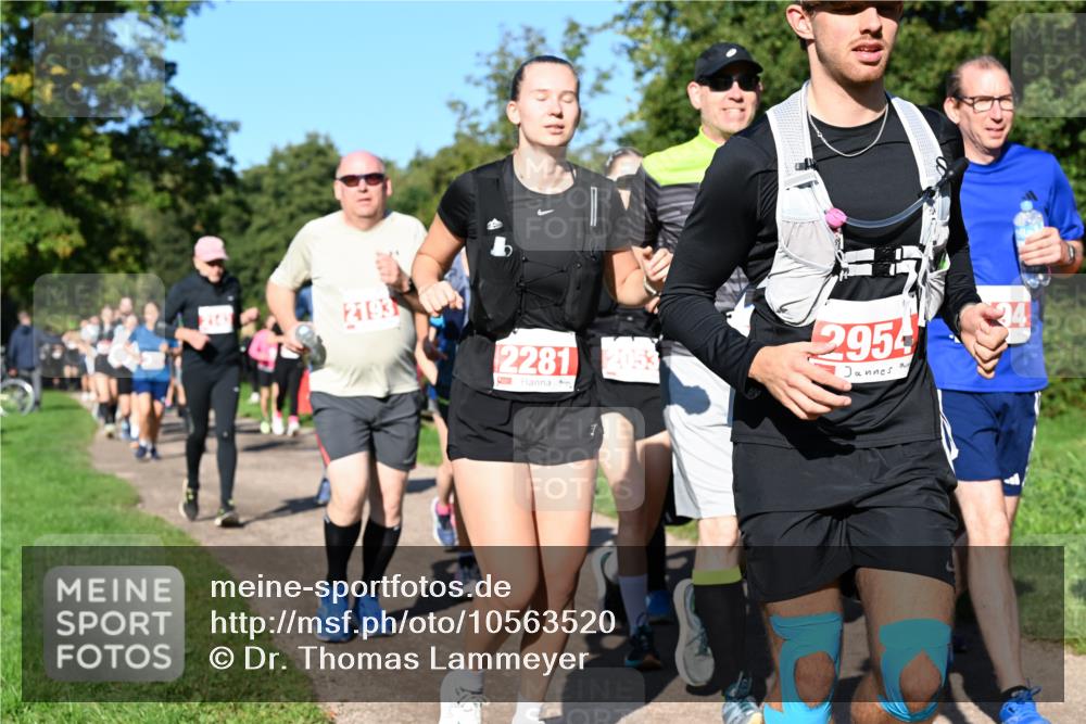 27.09.2026 - 35. Volkslauf durch das schöne Alstertal Dr. Thomas Lammeyer http://msf.ph/oto/10563520 27.09.2026 10:27:06 Laufen 2193, 2281, 2053, 295, 24 meine-sportfotos.de