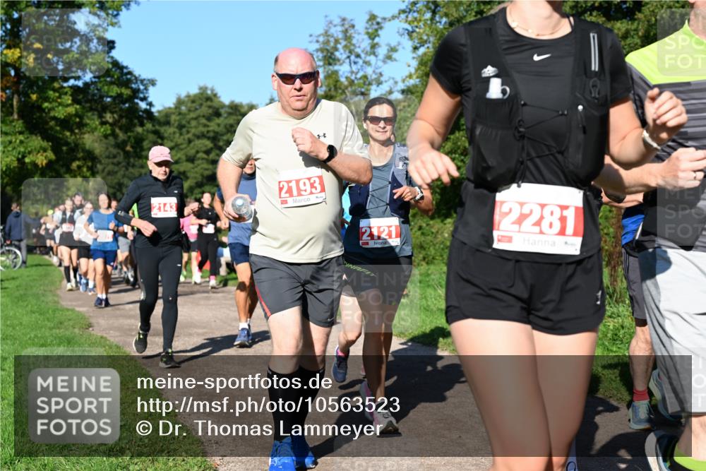 27.09.2026 - 35. Volkslauf durch das schöne Alstertal Dr. Thomas Lammeyer http://msf.ph/oto/10563523 27.09.2026 10:27:06 Laufen 2143, 2193, 2121, 2281 meine-sportfotos.de