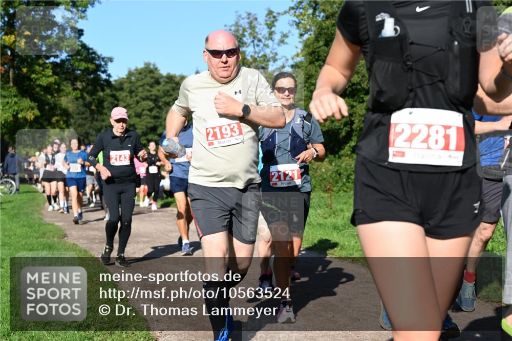 27.09.2026 - 35. Volkslauf durch das schöne Alstertal Dr. Thomas Lammeyer http://msf.ph/oto/10563524 27.09.2026 10:27:06 Laufen 2143, 2193, 2121, 2281 meine-sportfotos.de