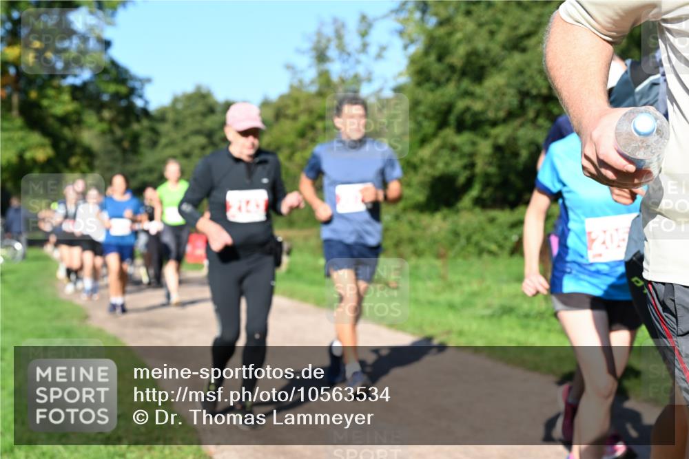 27.09.2026 - 35. Volkslauf durch das schöne Alstertal Dr. Thomas Lammeyer http://msf.ph/oto/10563534 27.09.2026 10:27:08 Laufen  meine-sportfotos.de