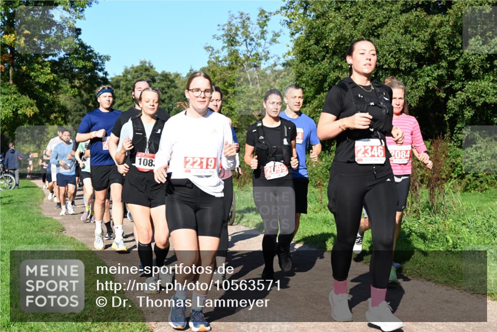 27.09.2026 - 35. Volkslauf durch das schöne Alstertal Dr. Thomas Lammeyer http://msf.ph/oto/10563571 27.09.2026 10:27:14 Laufen 108, 2219, 2346, 2084 meine-sportfotos.de