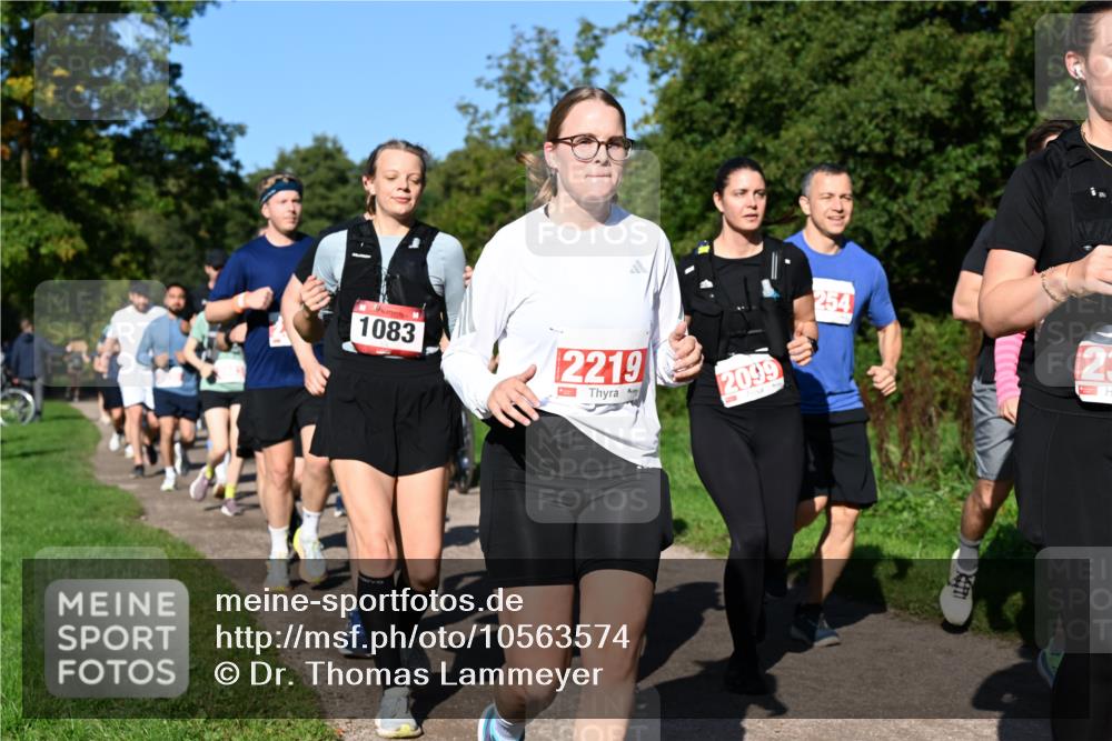 27.09.2026 - 35. Volkslauf durch das schöne Alstertal Dr. Thomas Lammeyer http://msf.ph/oto/10563574 27.09.2026 10:27:14 Laufen 1083, 2219, 2099, 254, 23 meine-sportfotos.de