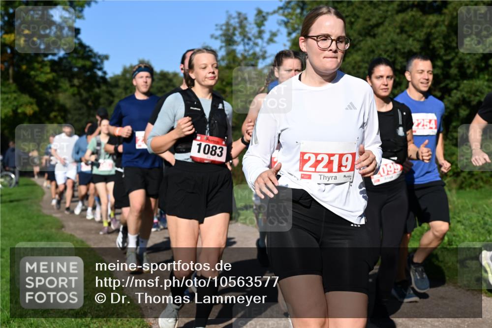 27.09.2026 - 35. Volkslauf durch das schöne Alstertal Dr. Thomas Lammeyer http://msf.ph/oto/10563577 27.09.2026 10:27:15 Laufen 1083, 22192, 099, 2254 meine-sportfotos.de