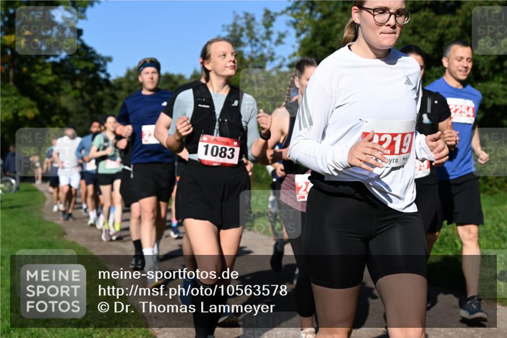 27.09.2026 - 35. Volkslauf durch das schöne Alstertal Dr. Thomas Lammeyer http://msf.ph/oto/10563578 27.09.2026 10:27:15 Laufen 1083, 2, 219, 2254 meine-sportfotos.de