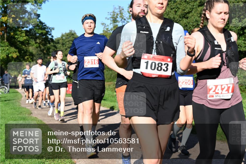 27.09.2026 - 35. Volkslauf durch das schöne Alstertal Dr. Thomas Lammeyer http://msf.ph/oto/10563581 27.09.2026 10:27:16 Laufen 2316, 1083, 2250, 2427 meine-sportfotos.de