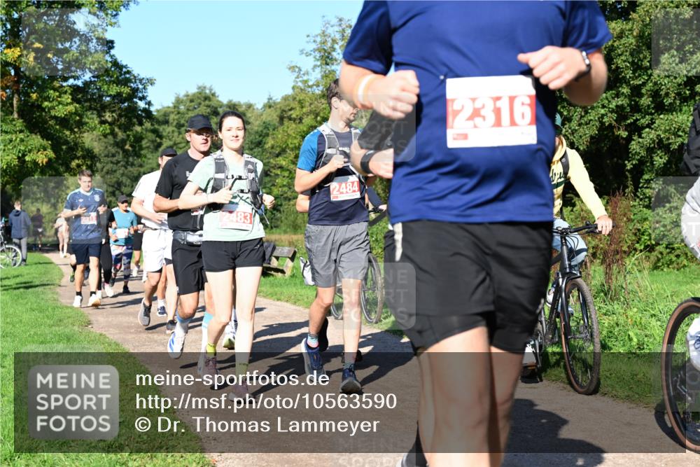 27.09.2026 - 35. Volkslauf durch das schöne Alstertal Dr. Thomas Lammeyer http://msf.ph/oto/10563590 27.09.2026 10:27:17 Laufen 12483, 2484, 2316 meine-sportfotos.de