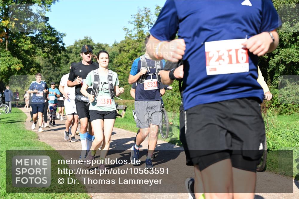 27.09.2026 - 35. Volkslauf durch das schöne Alstertal Dr. Thomas Lammeyer http://msf.ph/oto/10563591 27.09.2026 10:27:17 Laufen 2483, 2484, 2316 meine-sportfotos.de