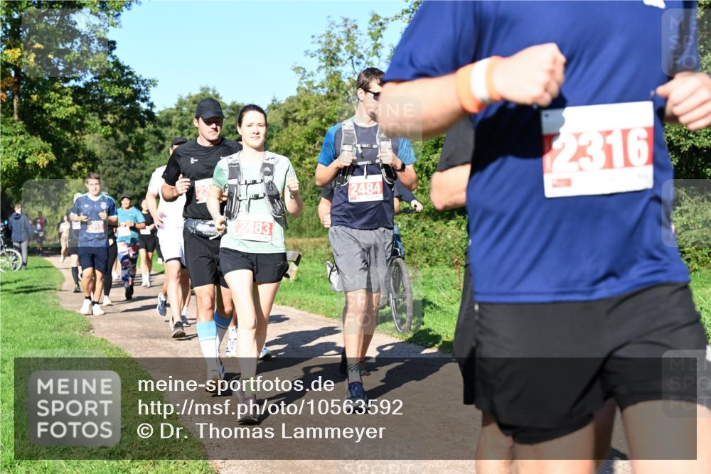 27.09.2026 - 35. Volkslauf durch das schöne Alstertal Dr. Thomas Lammeyer http://msf.ph/oto/10563592 27.09.2026 10:27:17 Laufen 2483, 2484, 2316 meine-sportfotos.de
