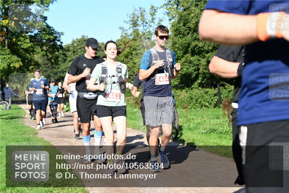 27.09.2026 - 35. Volkslauf durch das schöne Alstertal Dr. Thomas Lammeyer http://msf.ph/oto/10563594 27.09.2026 10:27:18 Laufen 2483, 2484 meine-sportfotos.de