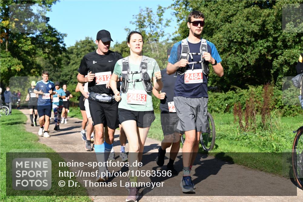 27.09.2026 - 35. Volkslauf durch das schöne Alstertal Dr. Thomas Lammeyer http://msf.ph/oto/10563596 27.09.2026 10:27:18 Laufen 15, 2312, 2483, 2484 meine-sportfotos.de