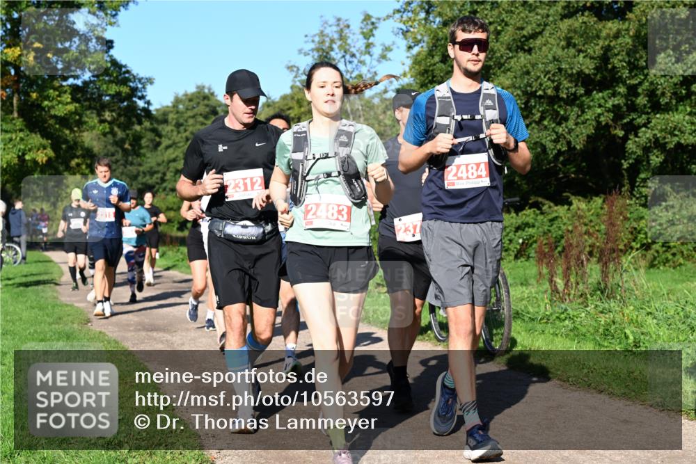 27.09.2026 - 35. Volkslauf durch das schöne Alstertal Dr. Thomas Lammeyer http://msf.ph/oto/10563597 27.09.2026 10:27:18 Laufen 2315, 2312, 2483, 237, 2484 meine-sportfotos.de