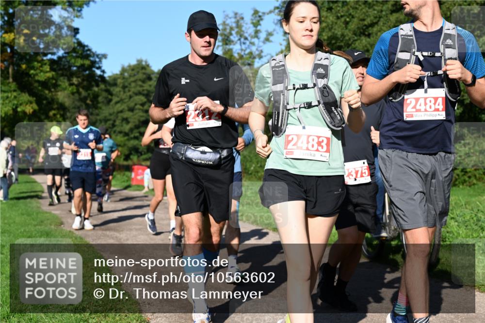 27.09.2026 - 35. Volkslauf durch das schöne Alstertal Dr. Thomas Lammeyer http://msf.ph/oto/10563602 27.09.2026 10:27:19 Laufen 23, 15, 2483, 1, 2375, 2484 meine-sportfotos.de